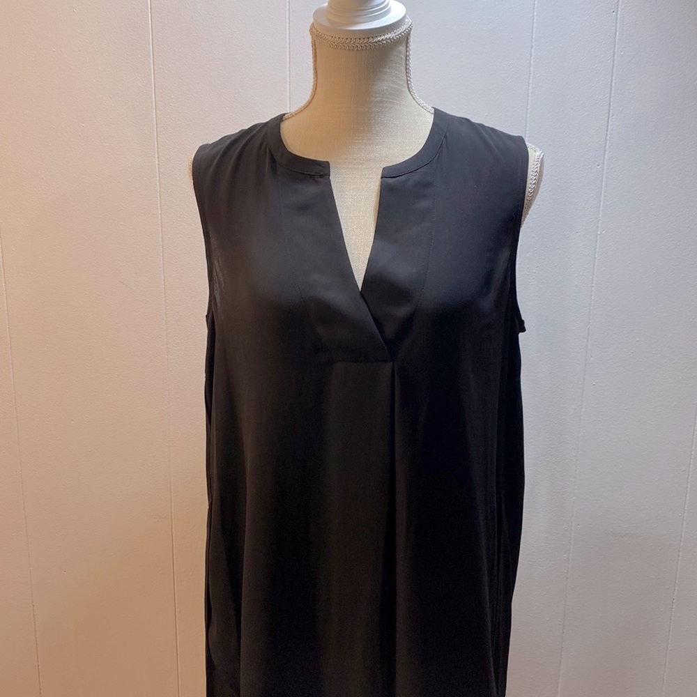 Kaari Blue Black Top